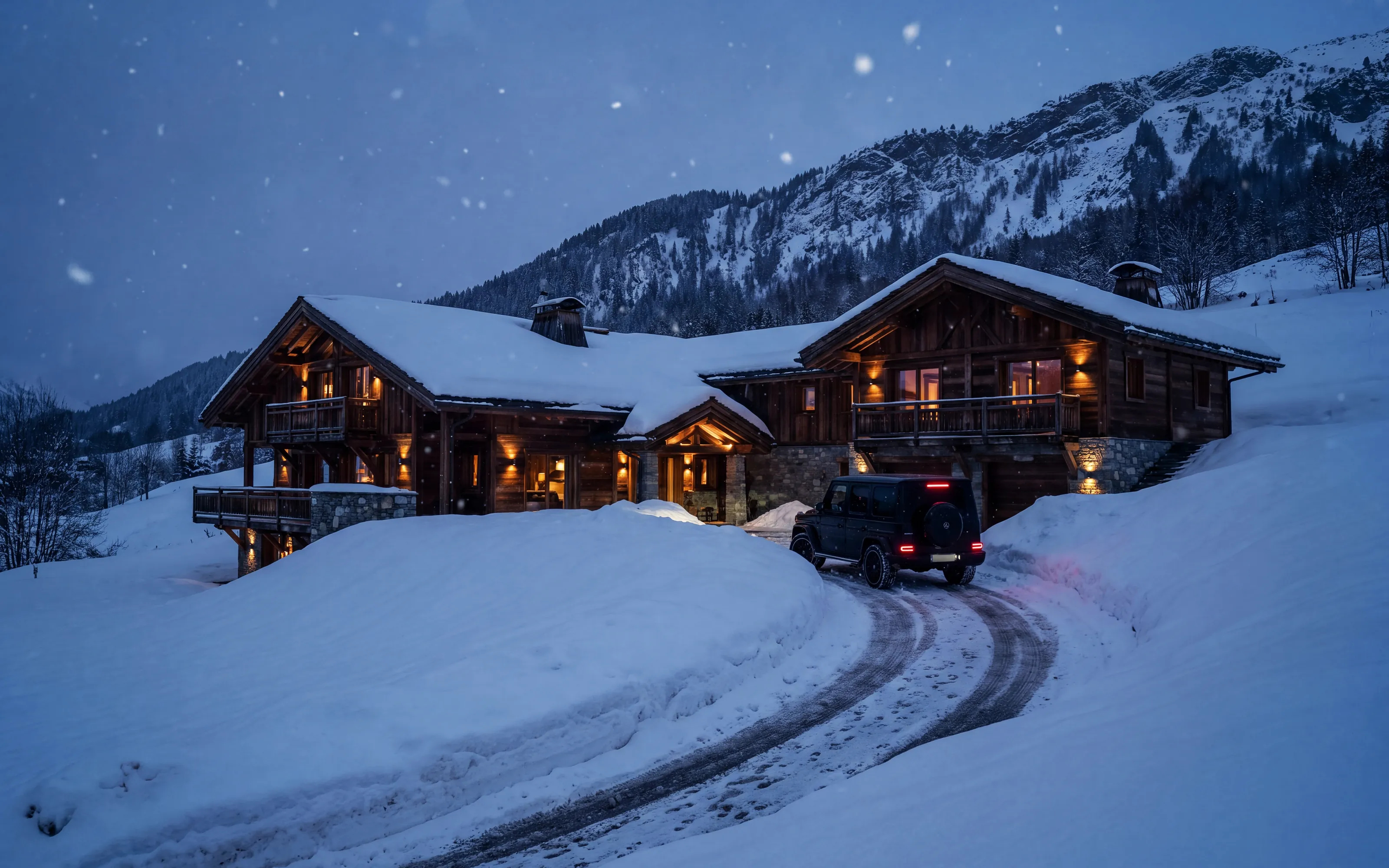 A paramedic with a red backpack in front of a snowbound chalet